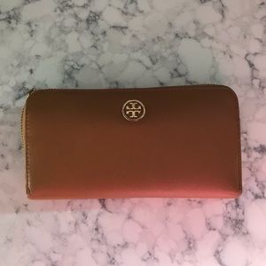 Tory Burch wallet